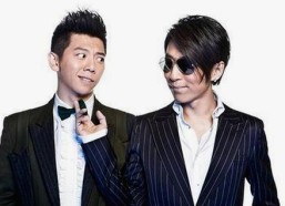 老教授教室变“吃瓜现场”：严肃学问里藏着爆笑八卦