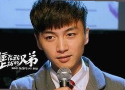 许凯微博引发热议，娱乐圈幕后故事再成焦点