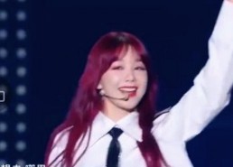 娱乐圈女星话题大盘点：恋情真伪、减肥秘籍与时尚风向标