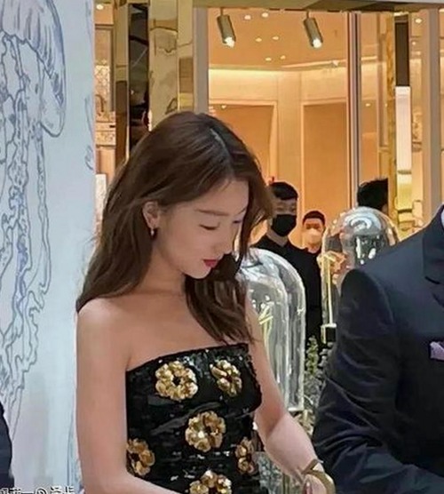 娱乐圈“免费吃瓜”热议背后:真相揭秘与网友反响