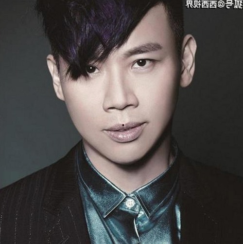 老教授教室变“吃瓜现场”:严肃学问里藏着爆笑八卦