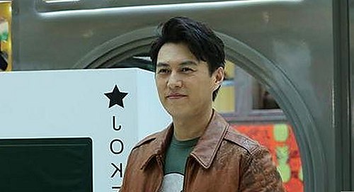 成毅直播吃瓜引热议,娱乐圈恋情与风波不断