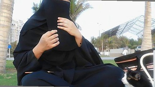 揭秘娱乐圈幕后：明星真实生活与吃瓜现象解析