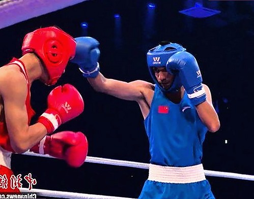 成毅：从“吃瓜王”到幕后揭秘者，娱乐圈的双面观察者