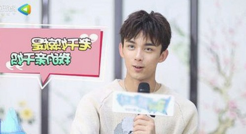 揭秘娱乐圈幕后真相：吃瓜网站如何改变明星曝光方式